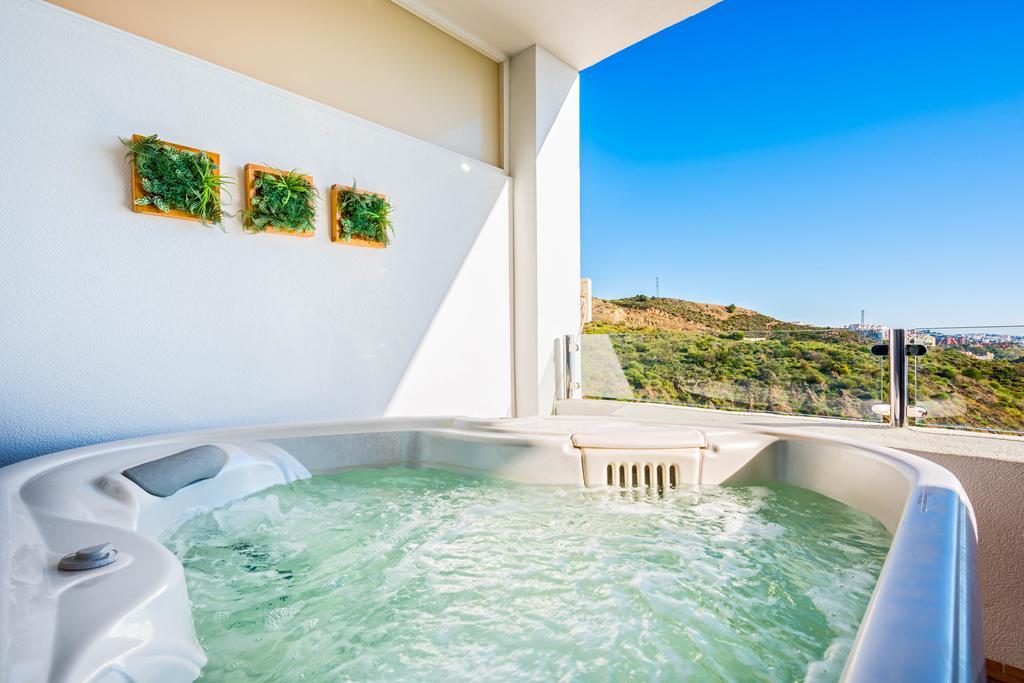 Carvajal Luxury Apartments - Free Parking Fuengirola Exterior photo